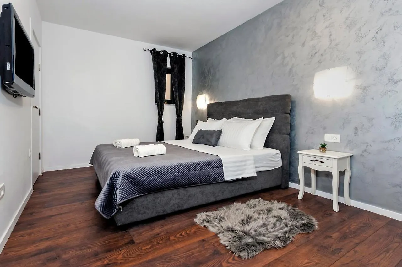 Deluxe Apartments A&A Rovinj 0*,