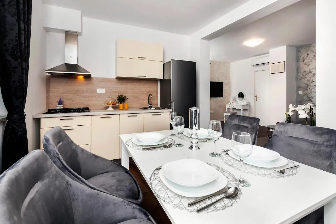 Deluxe Apartments A&A Rovinj 0*,